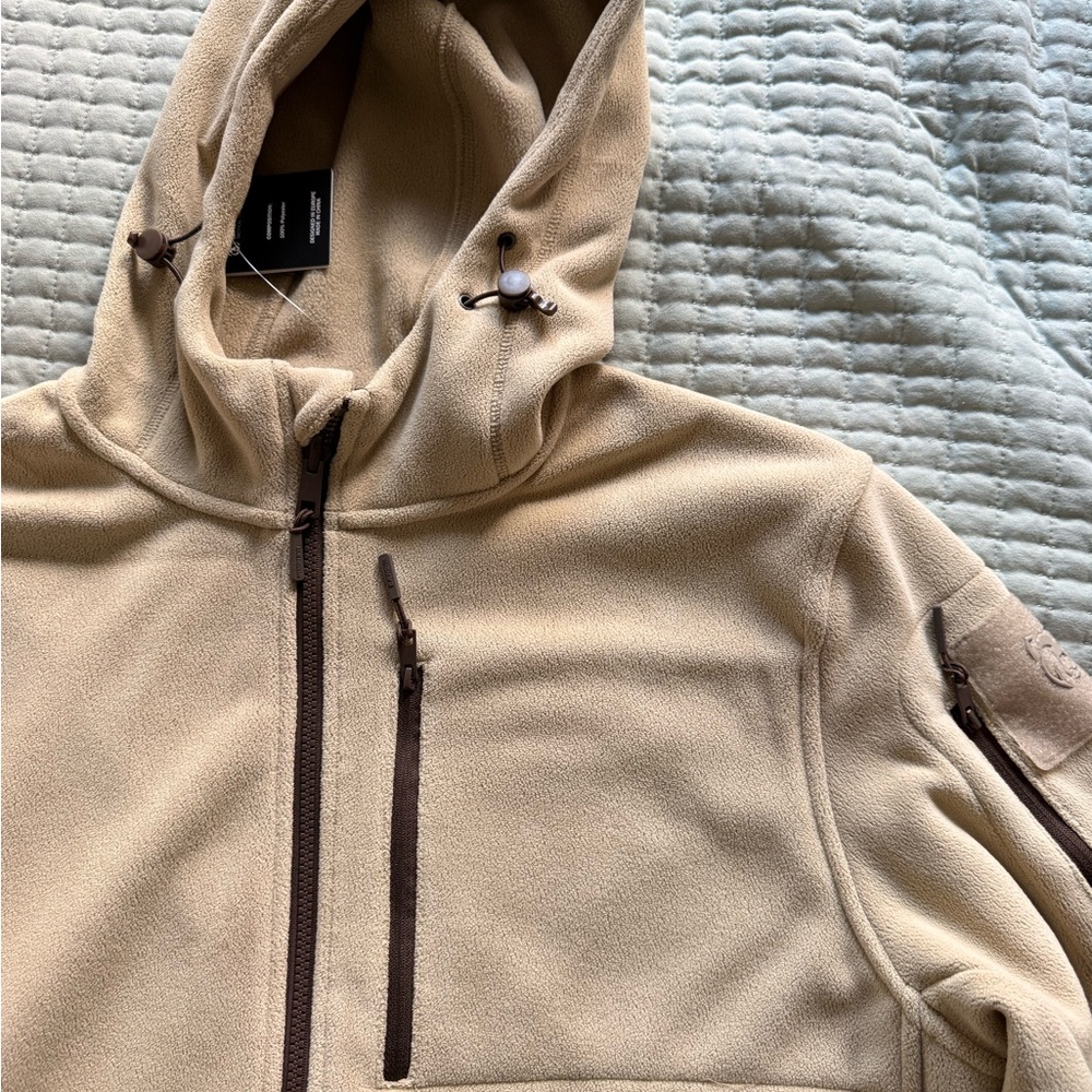 NWT Baerskin Tactile Jacket - Picture 2 of 5